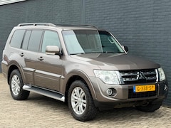 Mitsubishi Pajero - 3.2 DI-D Instyle NAVI LEER PANO TREKHAAK TOPSTAAT 7 PERSOONS