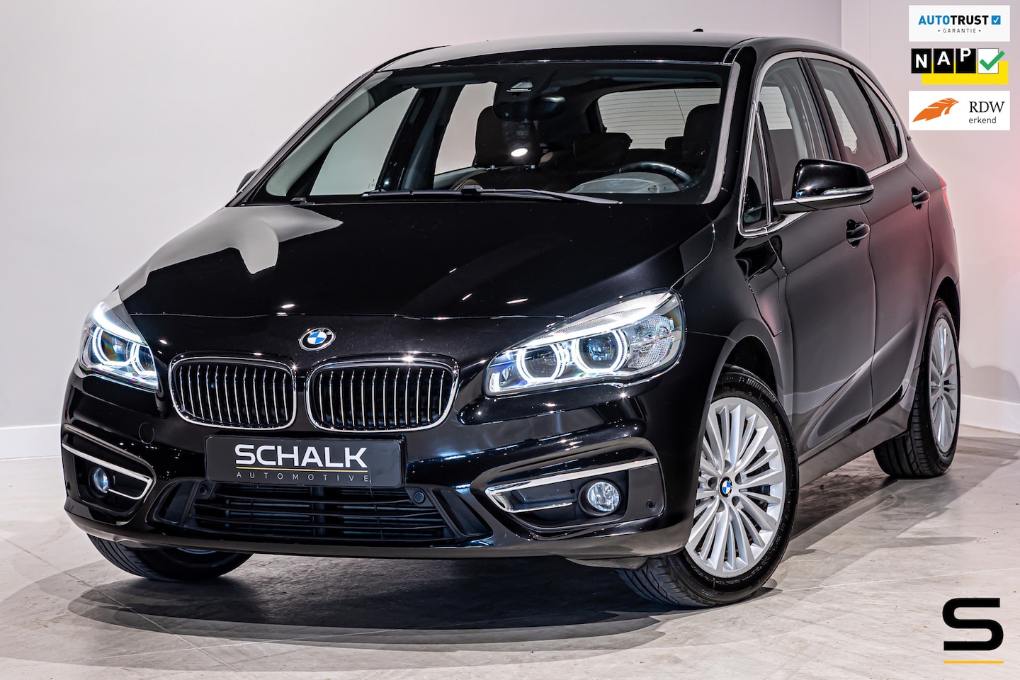 BMW 2-serie Active Tourer - 225xe|NAP|Trekhaak|Leder|StoelVerw - AutoWereld.nl