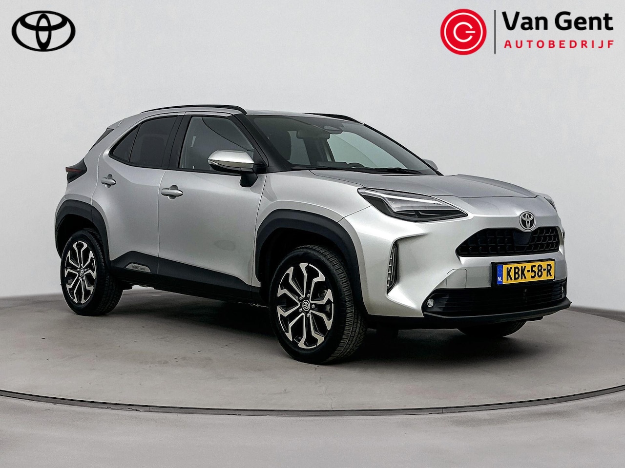 Toyota Yaris Cross - 1.5 Hybrid Dynamic | Apple Carplay / Android Auto | Stoel-/stuurverwarming | Verwarmbare v - AutoWereld.nl