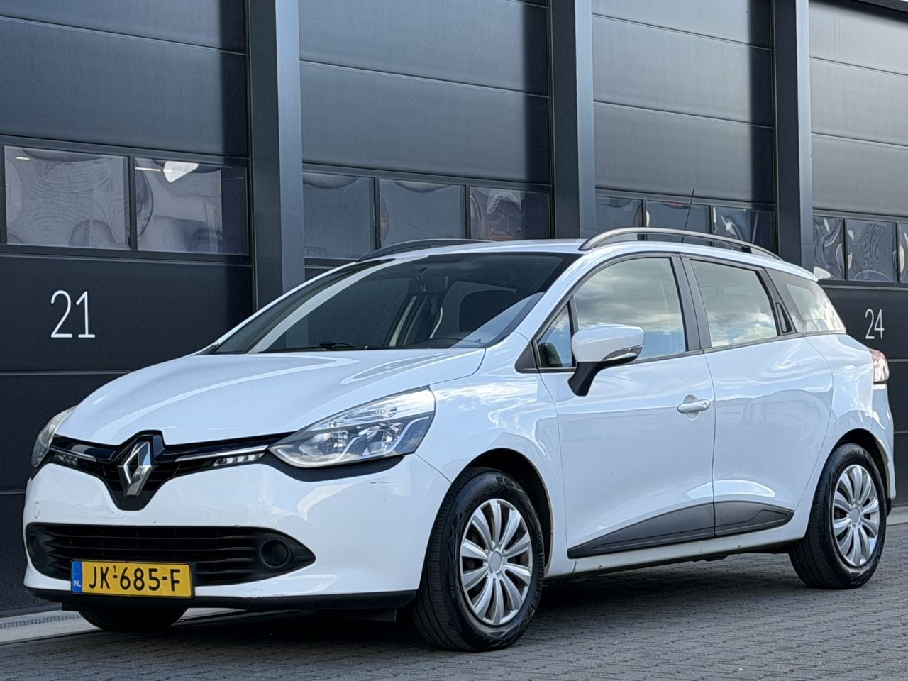 Renault Clio - 1.5 dCi ECO Navi Airco EURO-6 - AutoWereld.nl