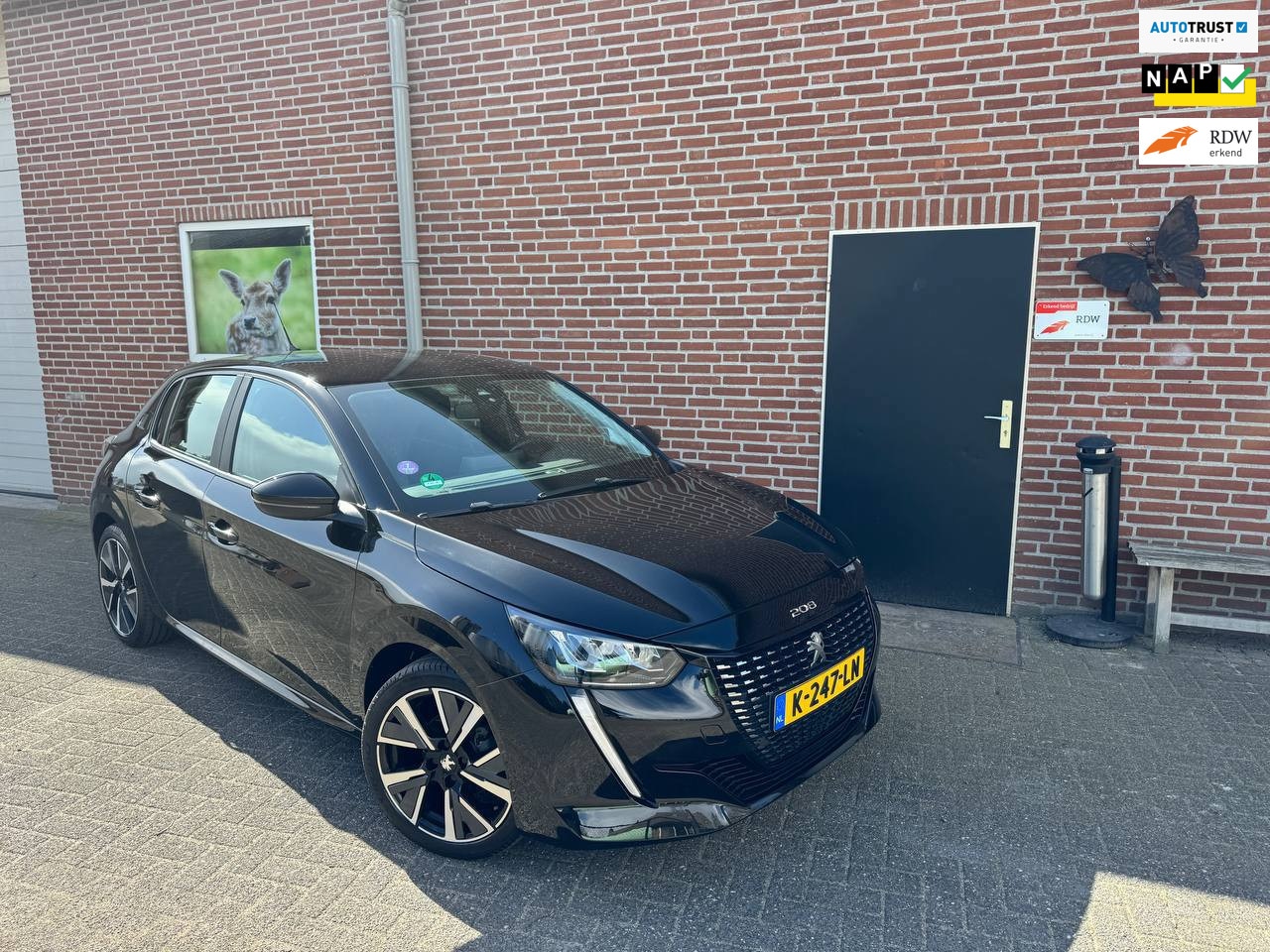 Peugeot 208 - 1.2 PureTech Blue Lease Active Sport. Dab+ Cruise contol, PDC, Trekhaak - AutoWereld.nl