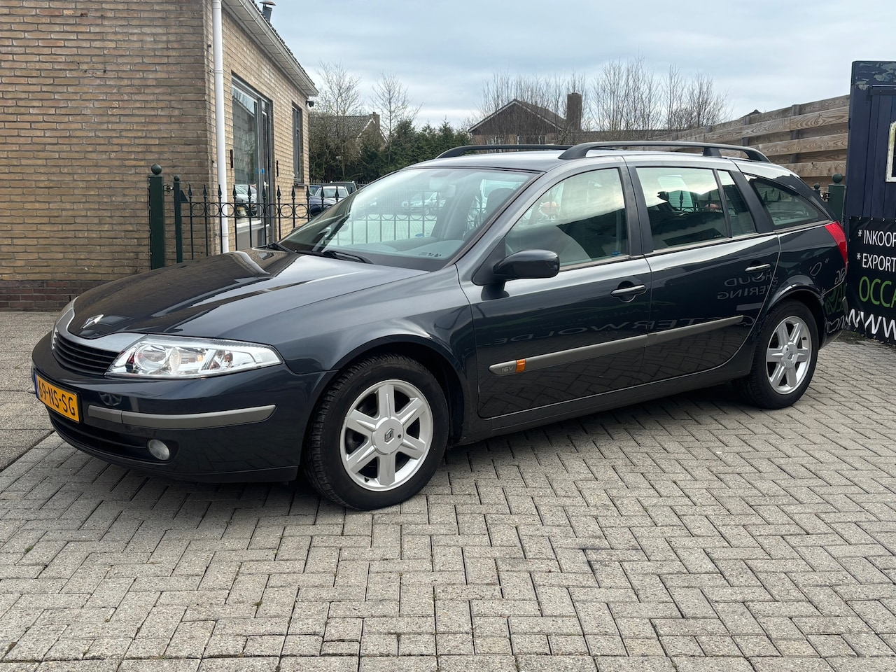 Renault Laguna Grand Tour - 1.6-16V Authentique | nieuwe apk bij levering | mooie nette auto ! - AutoWereld.nl