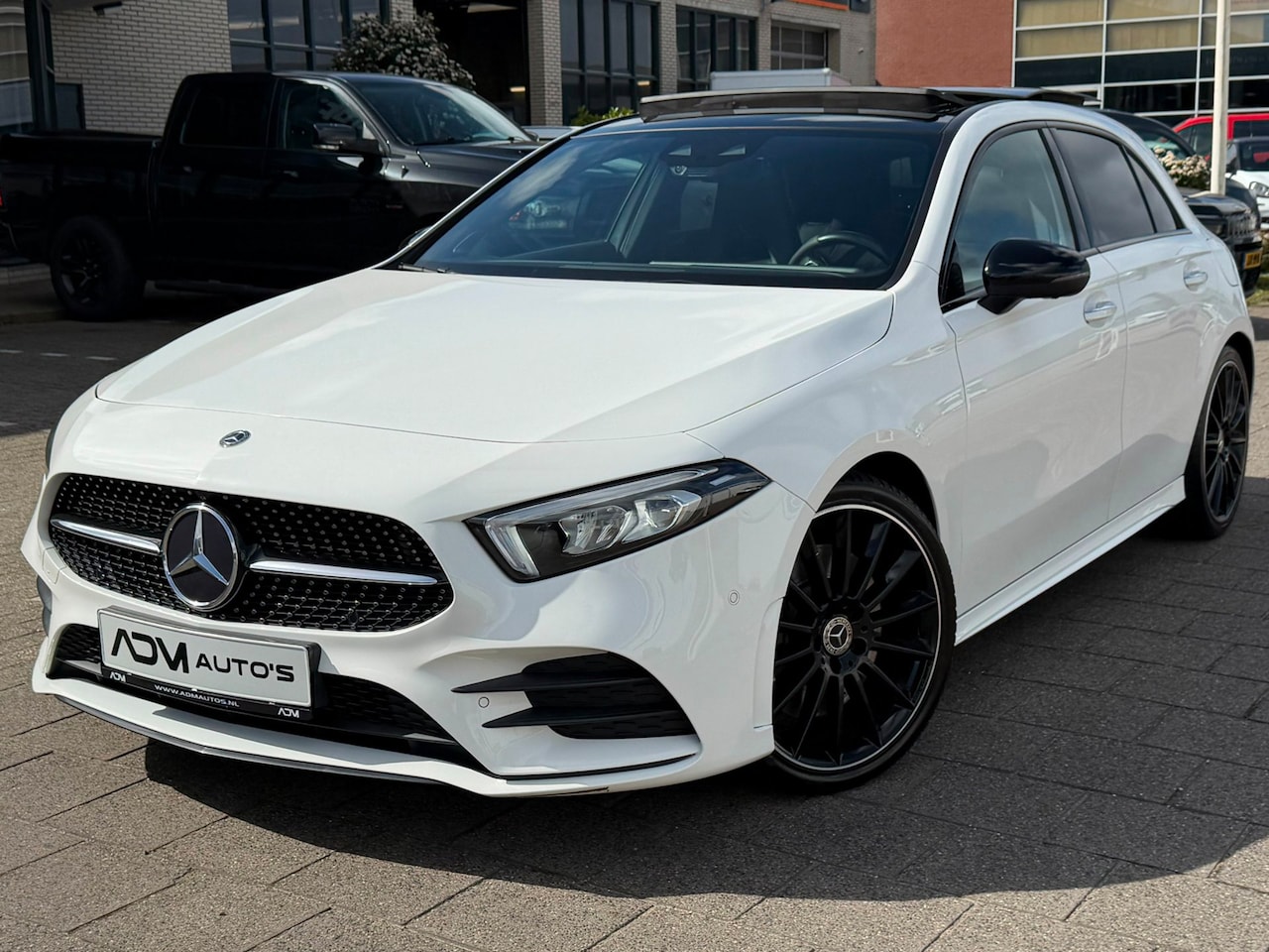 Mercedes-Benz A-klasse - 250 Premium Plus AMG-Pakket l Sfeerverlichting l Widescreen - AutoWereld.nl