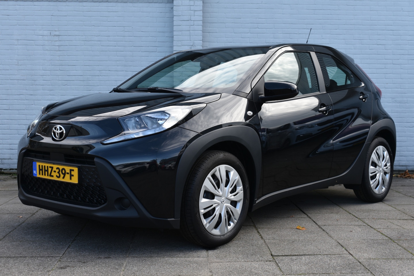 Toyota Aygo X - 1.0 VVT-i MT Play 72 pk | Adaptive Cruise Control | Achteruitrijcamera |  Handmatige Airco - AutoWereld.nl