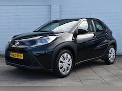 Toyota Aygo X - 1.0 VVT-i MT Play 72 pk | Adaptive Cruise Control | Achteruitrijcamera | Handmatige Airco