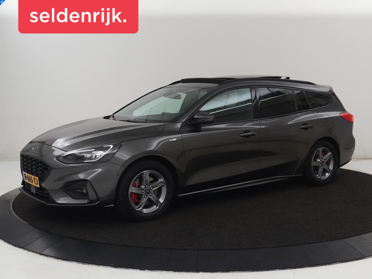 Ford Focus - 1.5 EcoBoost ST Line X | Panoramadak | Trekhaak | Adaptive cruise | Stoelverwarming | Half - AutoWereld.nl