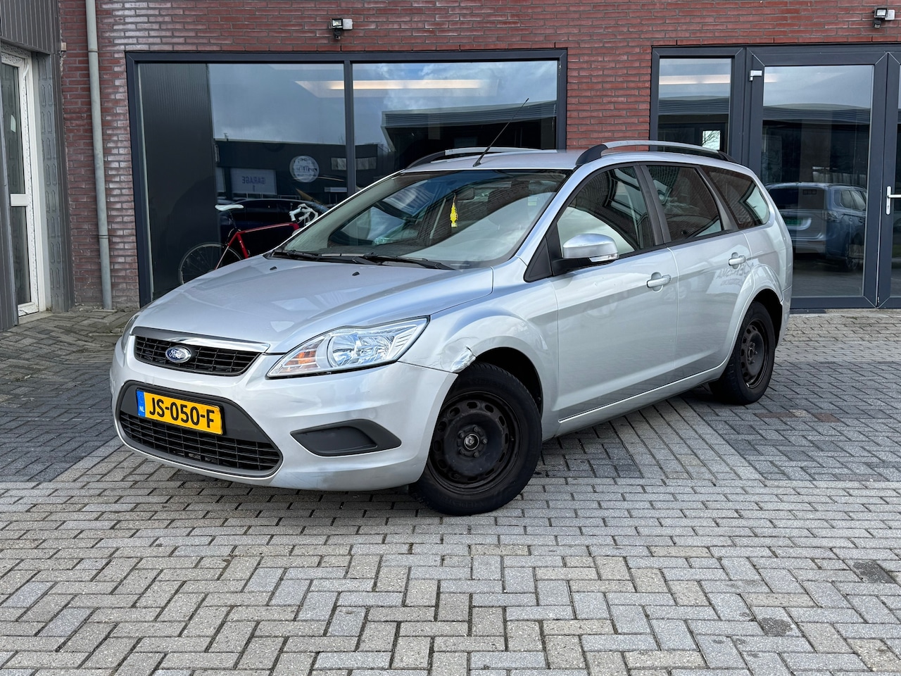 Ford Focus Wagon - 1.6 Trend | Trekhaak | NWE APK | PDC | Cruise - AutoWereld.nl