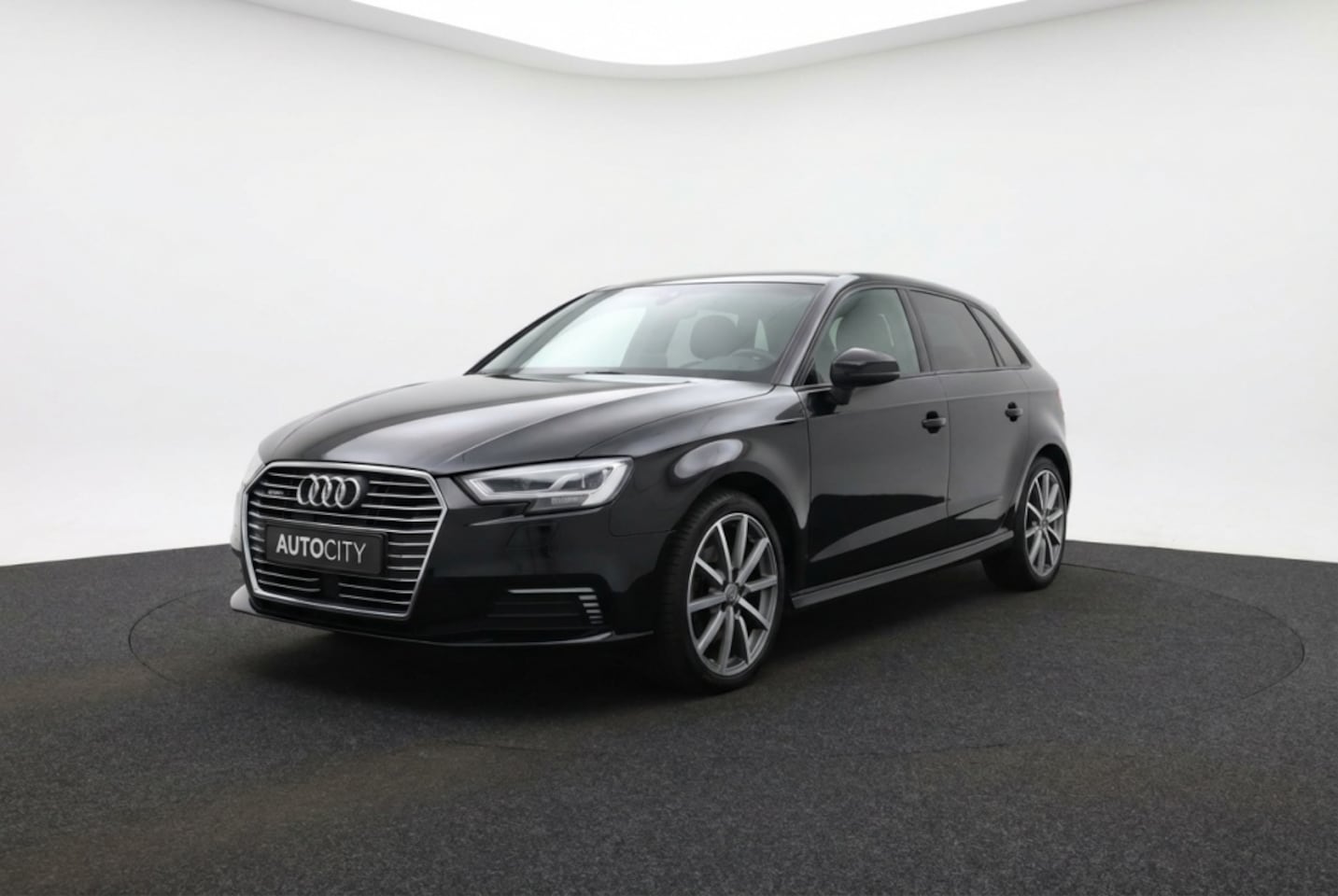Audi A3 Sportback - 40 e-tron S Line l Keyless l Stoelverwarming - AutoWereld.nl