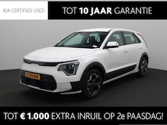 Kia Niro EV - Light Edition 64.8 kWh | Navigatie | 17" LMV | Camera | Parkeer Sensoren | Cruise Control