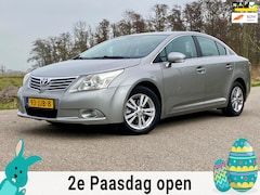 Toyota Avensis - 1.6 VVTi Dynamic TREKHAAK NAVIGATIE CRUISE CONTROL AIRCO GOED ONDERHOUDEN