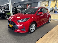 Toyota Yaris - 1.5 Hybrid Active / automaat / Navigatie / camera / cruise-control