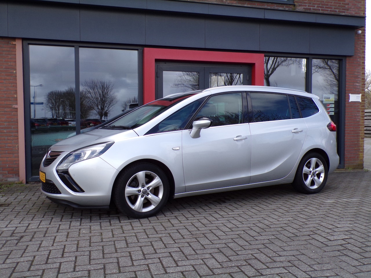 Opel Zafira Tourer - 1.4 Rhythm 7p. Navi PDC Cruise Trekhaak Sportstoelen - AutoWereld.nl