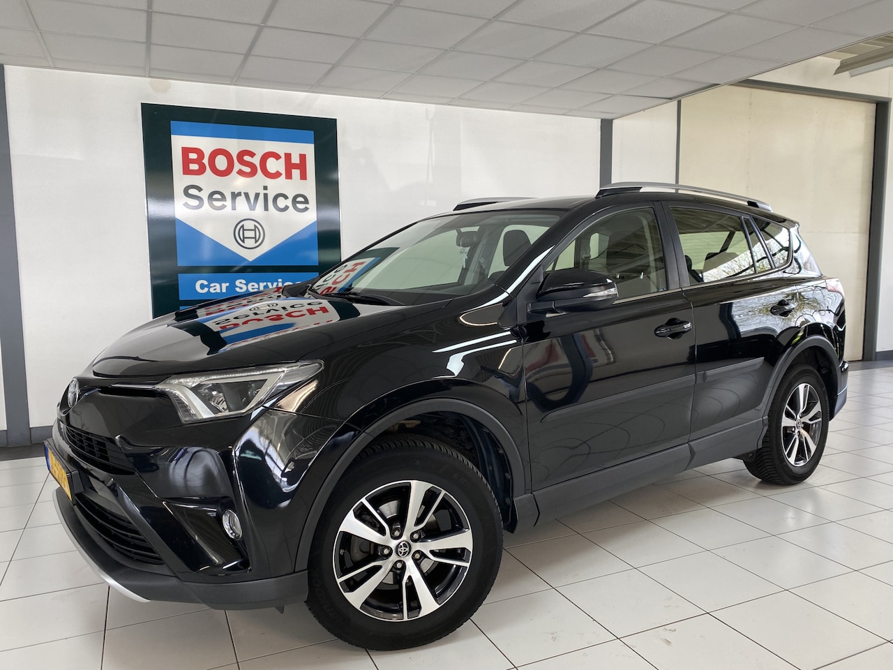 Toyota RAV4 - 2.0 VVT-i AWD Dynamic Trekhaak - AutoWereld.nl