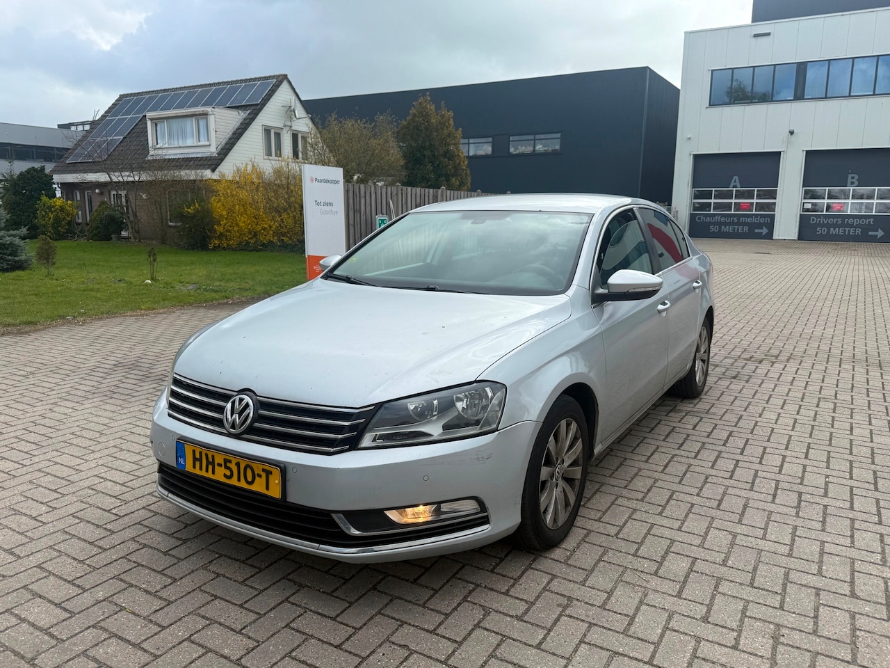 Volkswagen Passat - 2.0 TDI Highline BlueMotion CLIMA SEDAN GRIJS 2014 - AutoWereld.nl