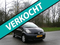 Toyota Aygo - 1.0-12V Access . 5 Deurs . Audio . enz