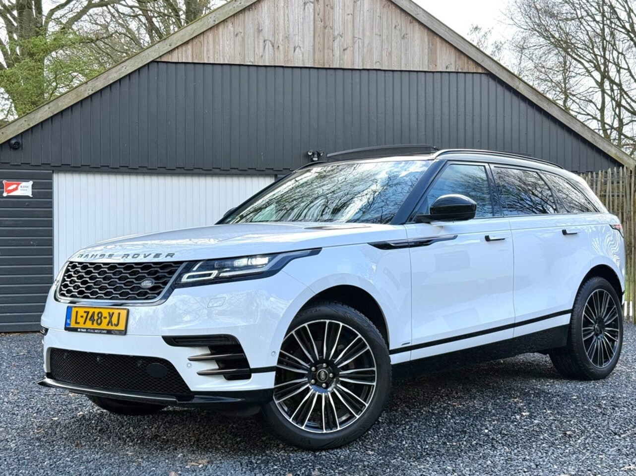 Land Rover Range Rover Velar - 2.0 P250 Turbo R-Dynamic AWD Edition - AutoWereld.nl