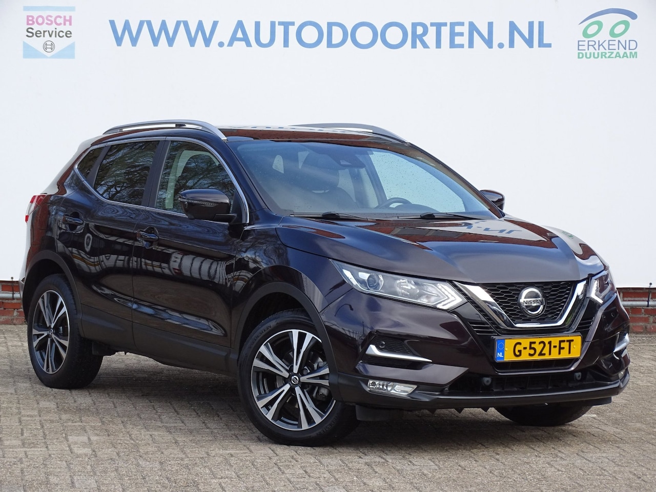 Nissan Qashqai - 1.3 DIG-T N-Connecta|Trekhaak|Camera|Pano|Keyless - AutoWereld.nl