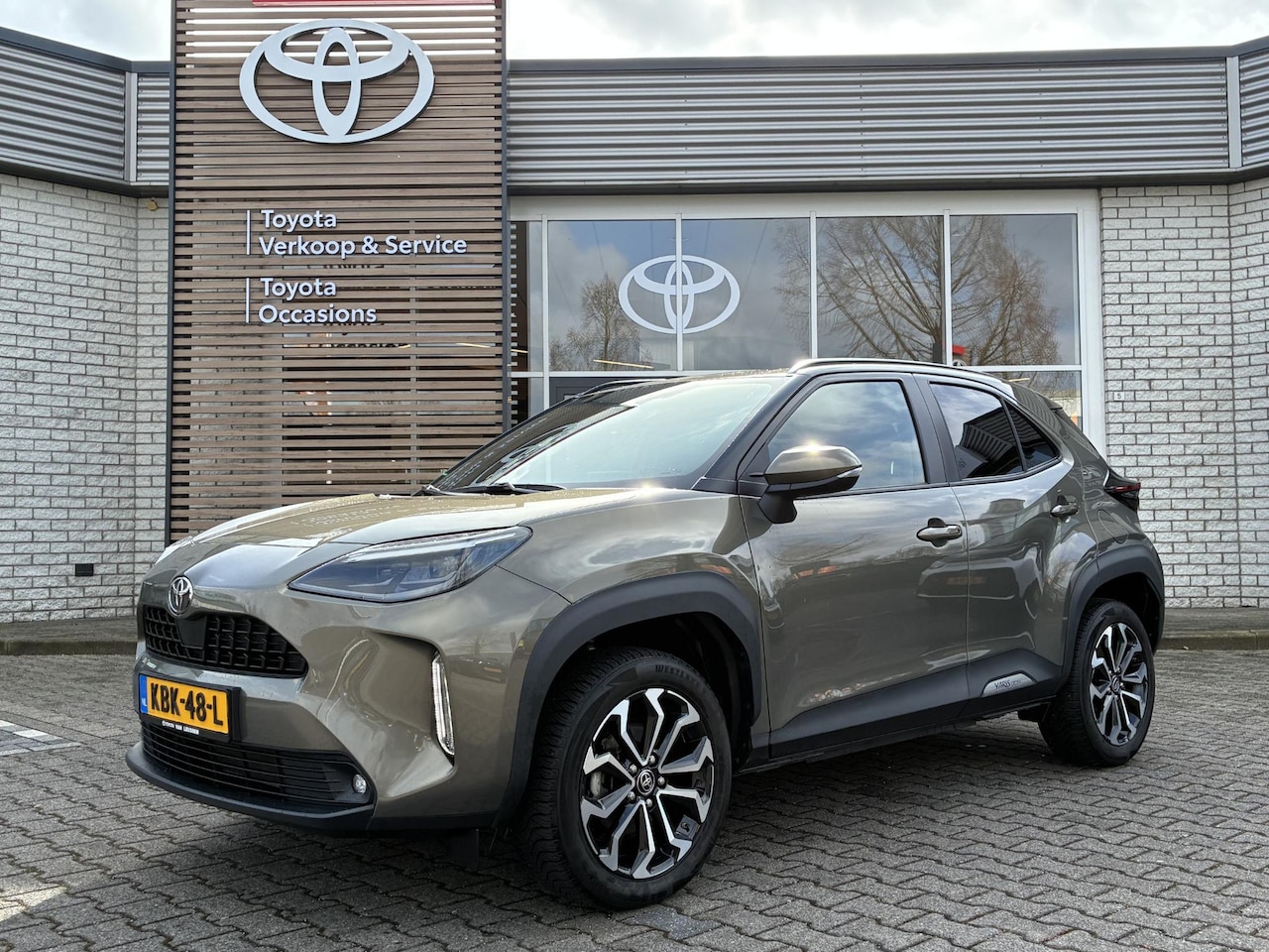 Toyota Yaris Cross - HYBRID 115 FIRST EDITION STOEL/STUURVERW APPLE/ANDROID NAVI CLIMA AD-CRUISE 17” LM-VELGEN - AutoWereld.nl