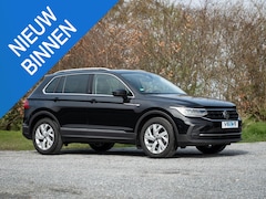 Volkswagen Tiguan - 1.5 TSI Elegance // winter pakket // PDC // ACC