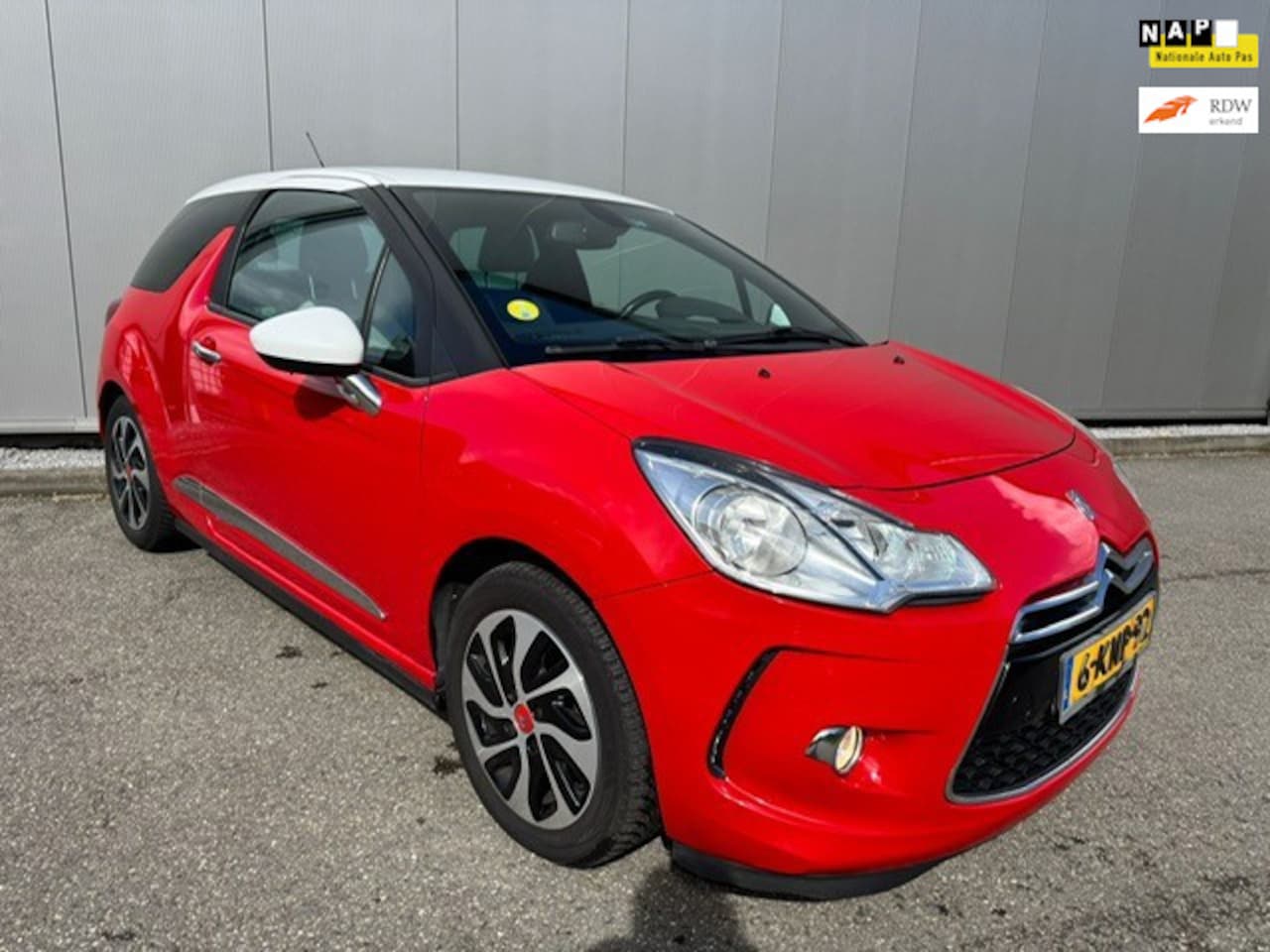 Citroën DS3 - 1.6 e-HDi So Chic LEDER NAVI CLIMA - AutoWereld.nl