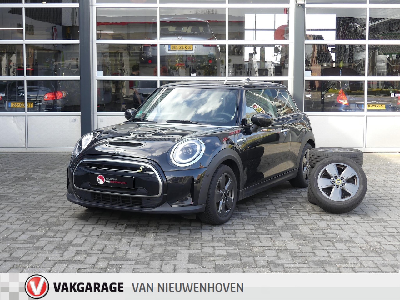 MINI Mini-Electric - Yours 33 kWh *t/m 10de bouwjaar garantie! - AutoWereld.nl