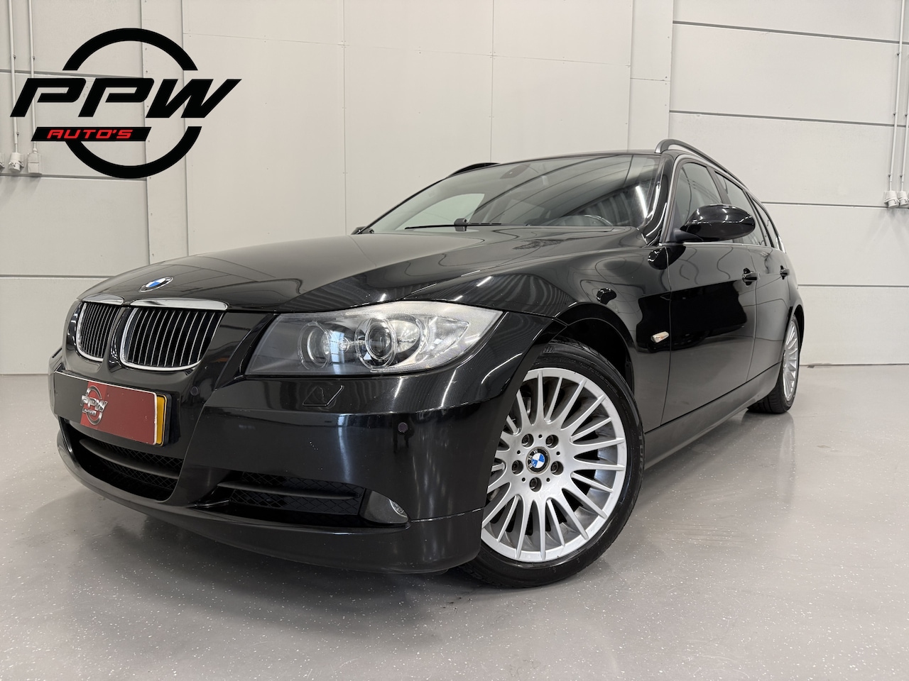 BMW 3-serie Touring - 325i High Exe 6-CILINDER/LEER-SPORT/XENON/TREKHAAK/STOELVERW/ECC/CRUISE/BLUETOOTH/17"LMV/P - AutoWereld.nl