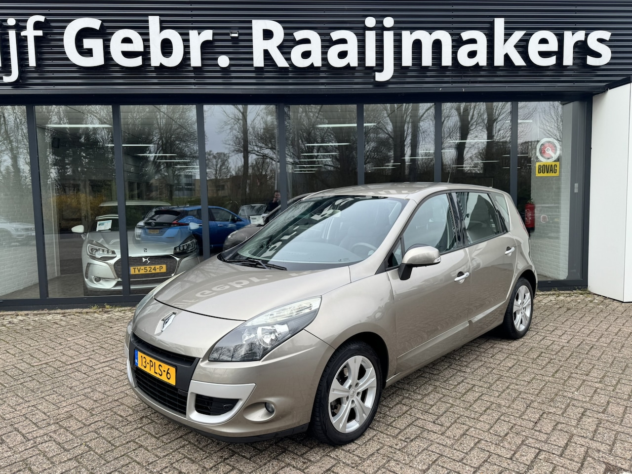 Renault Scénic - 2.0 141pk Automaat Dynamique*Navi*ECC* - AutoWereld.nl