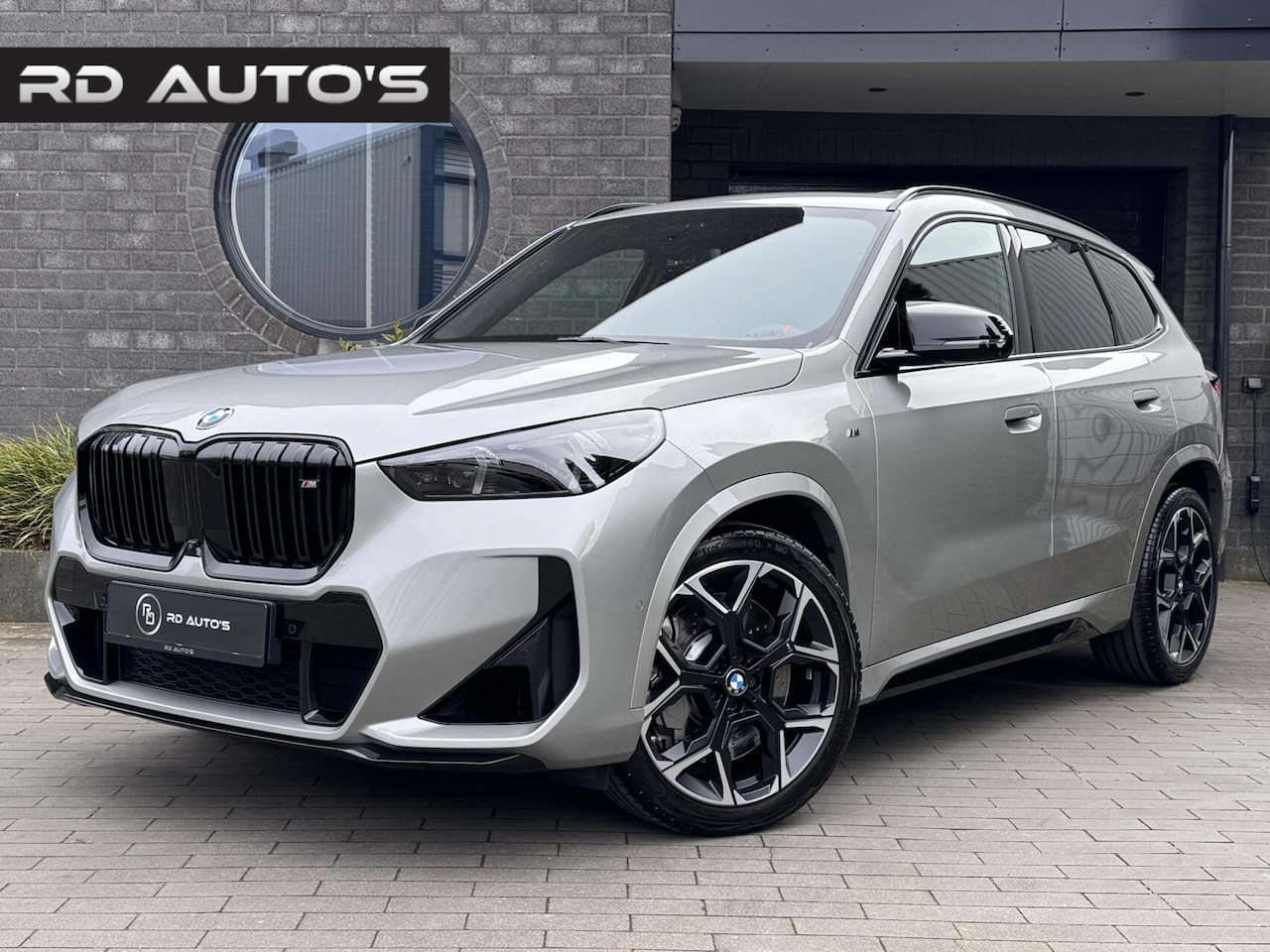 BMW X1 - M35i M Sport Pro Pano 360° H/K Hud M Schadow Line - AutoWereld.nl