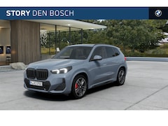 BMW X1 - xDrive25e M Sport Automaat / Panoramadak / Trekhaak / Sportstoelen / Achteruitrijcamera /