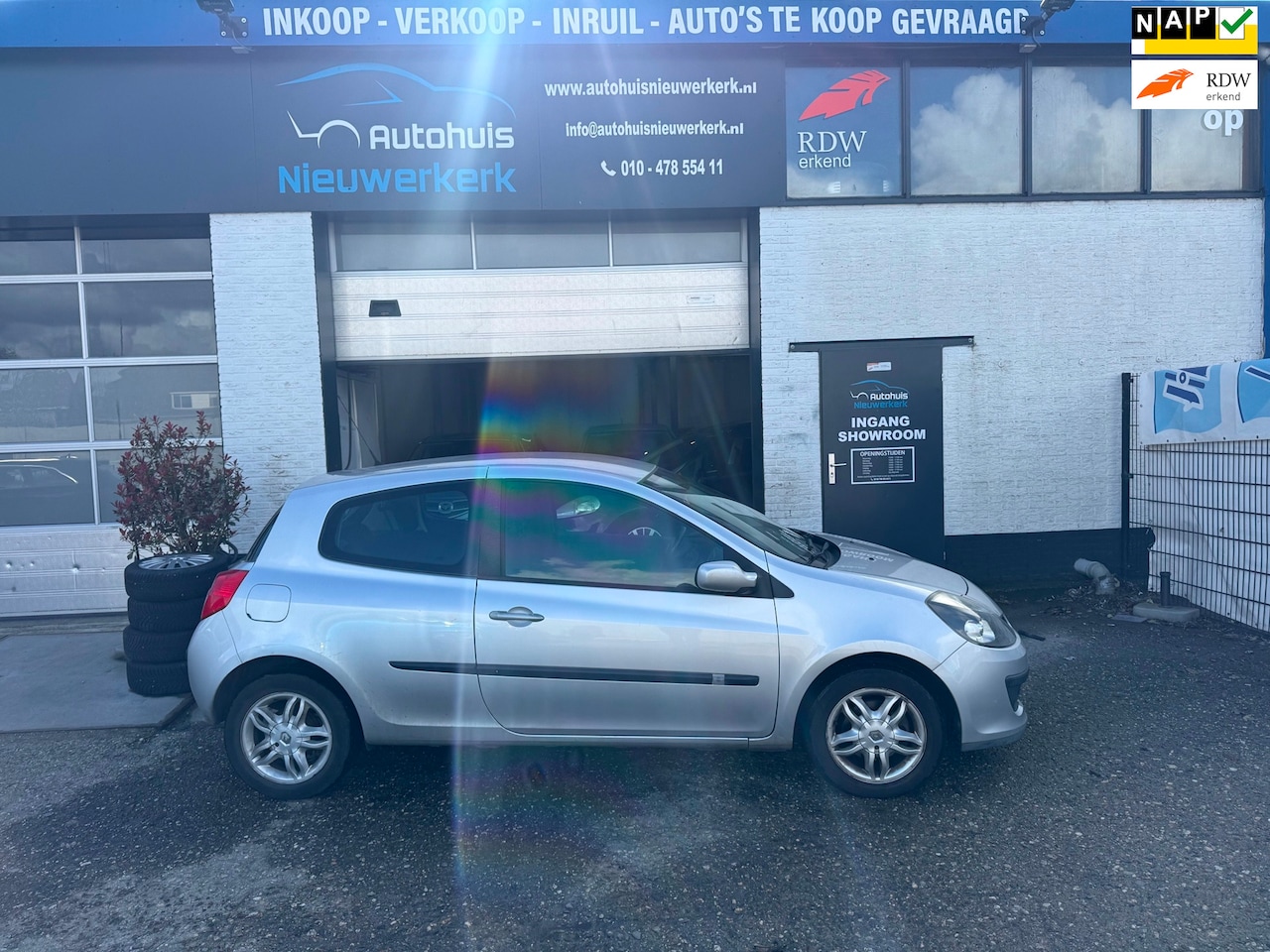 Renault Clio - 1.4-16V Team Spirit 1.4-16V Team Spirit - AutoWereld.nl