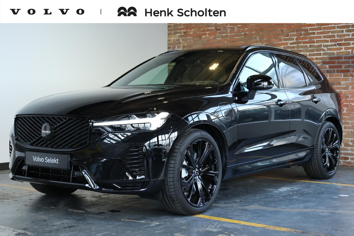 Volvo XC60 - T6 Automaat Plug-in hybrid AWD Plus Black Edition | Luchtvering | Head-Up Display | Schuif - AutoWereld.nl