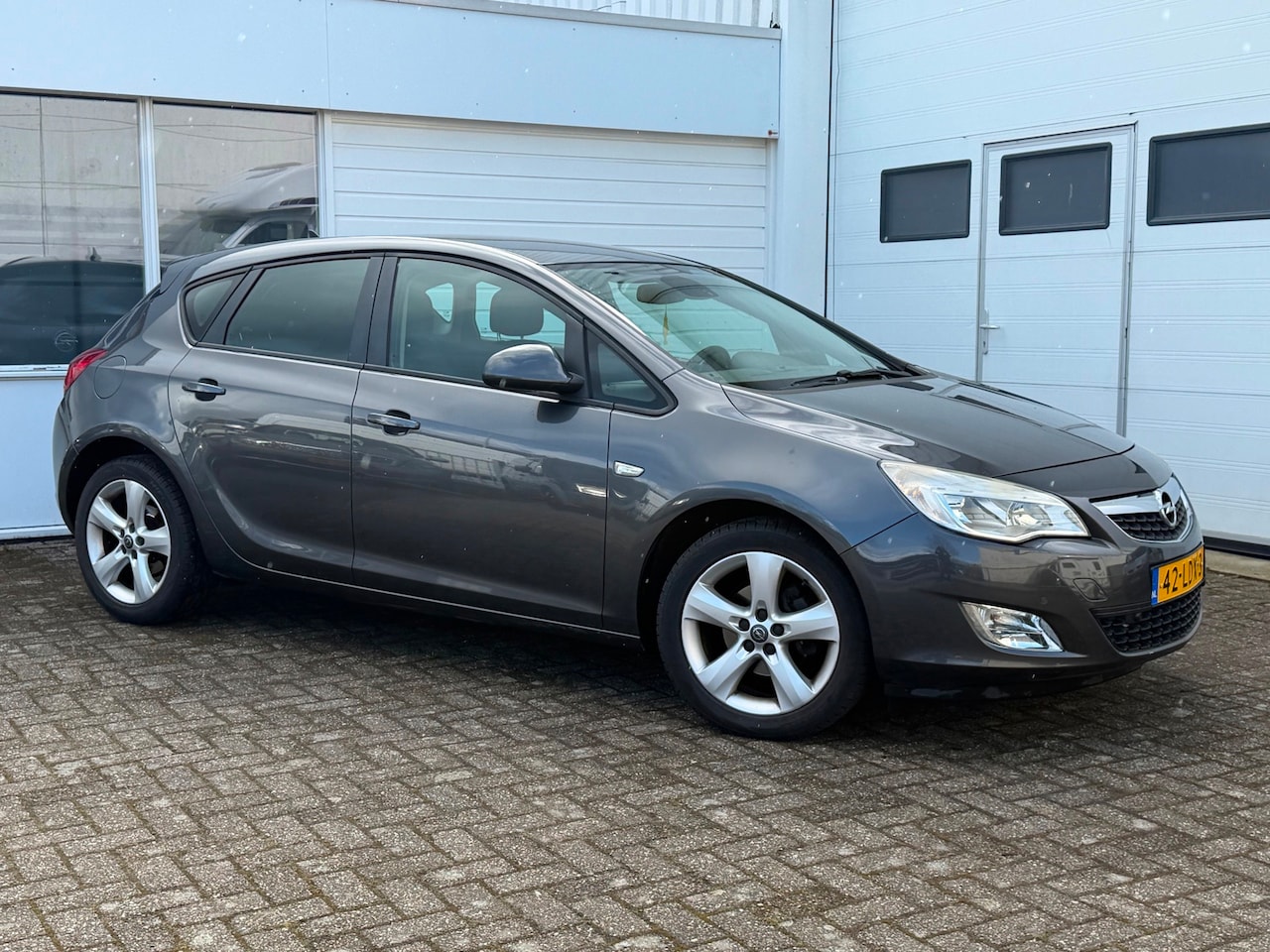 Opel Astra - 1.6 Edition NAVIGATIE+CRUISE+PDC+AIRCO+APK 04-10-2026+ - AutoWereld.nl