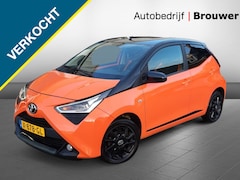 Toyota Aygo - 1.0 VVT-i x-play Orange Automaat
