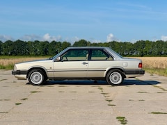 Volvo 780 - Bertone full option met o.a. airco chique kleurstelling