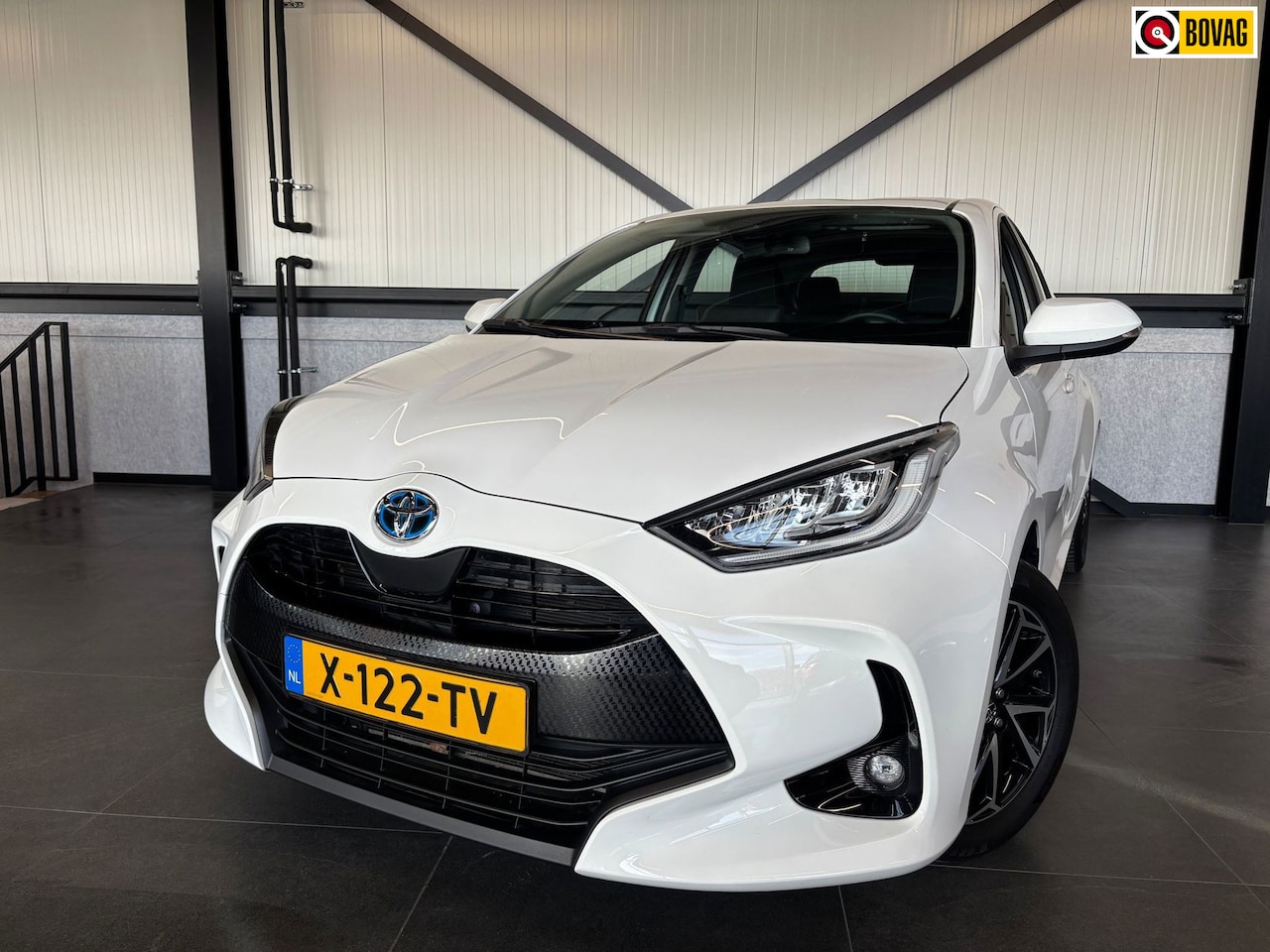 Toyota Yaris - 1.5 Hybrid Dynamic|Keyless|Stoelverwarming - AutoWereld.nl