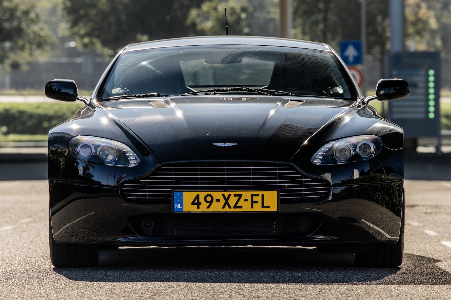 Aston Martin V8 Vantage - 4.3 V8 Sportshift - AutoWereld.nl