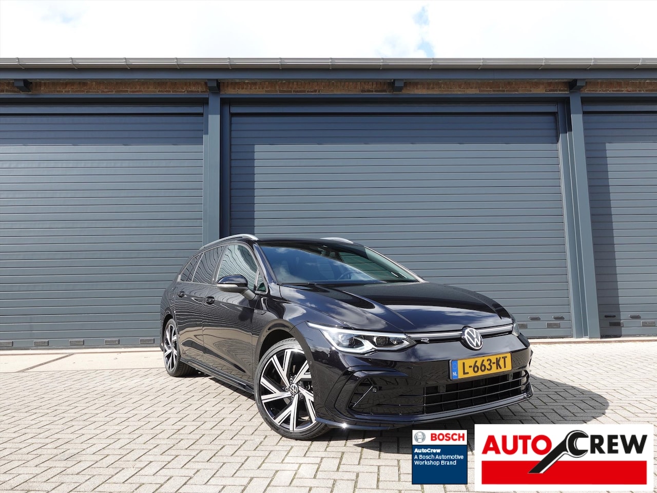 Volkswagen Golf Variant - 1.5 eTSI 150pk DSG-7 R-Line Business RIJKLAAR IQ LED ELEKTR TREKHAAK HARMAN KARDON WINTERP - AutoWereld.nl