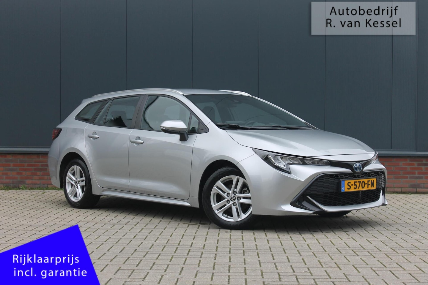 Toyota Corolla Touring Sports - 1.8 Hybrid Business I Camera I Carplay I NL-auto - AutoWereld.nl