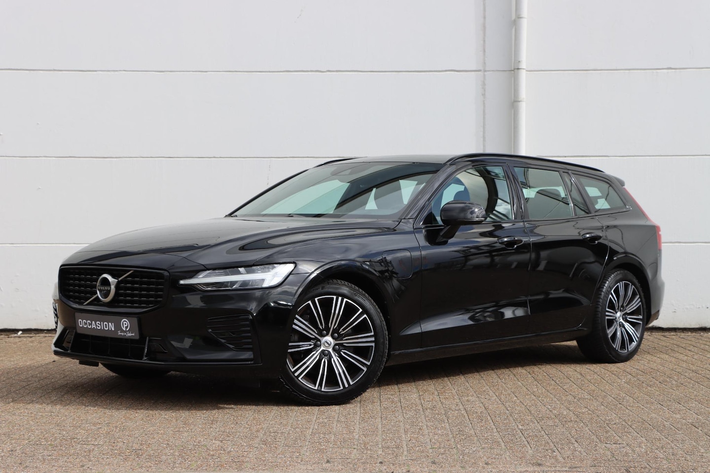 Volvo V60 - 2.0 T6 Recharge AWD R-Design 2.0 T6 Recharge AWD R-Design - AutoWereld.nl