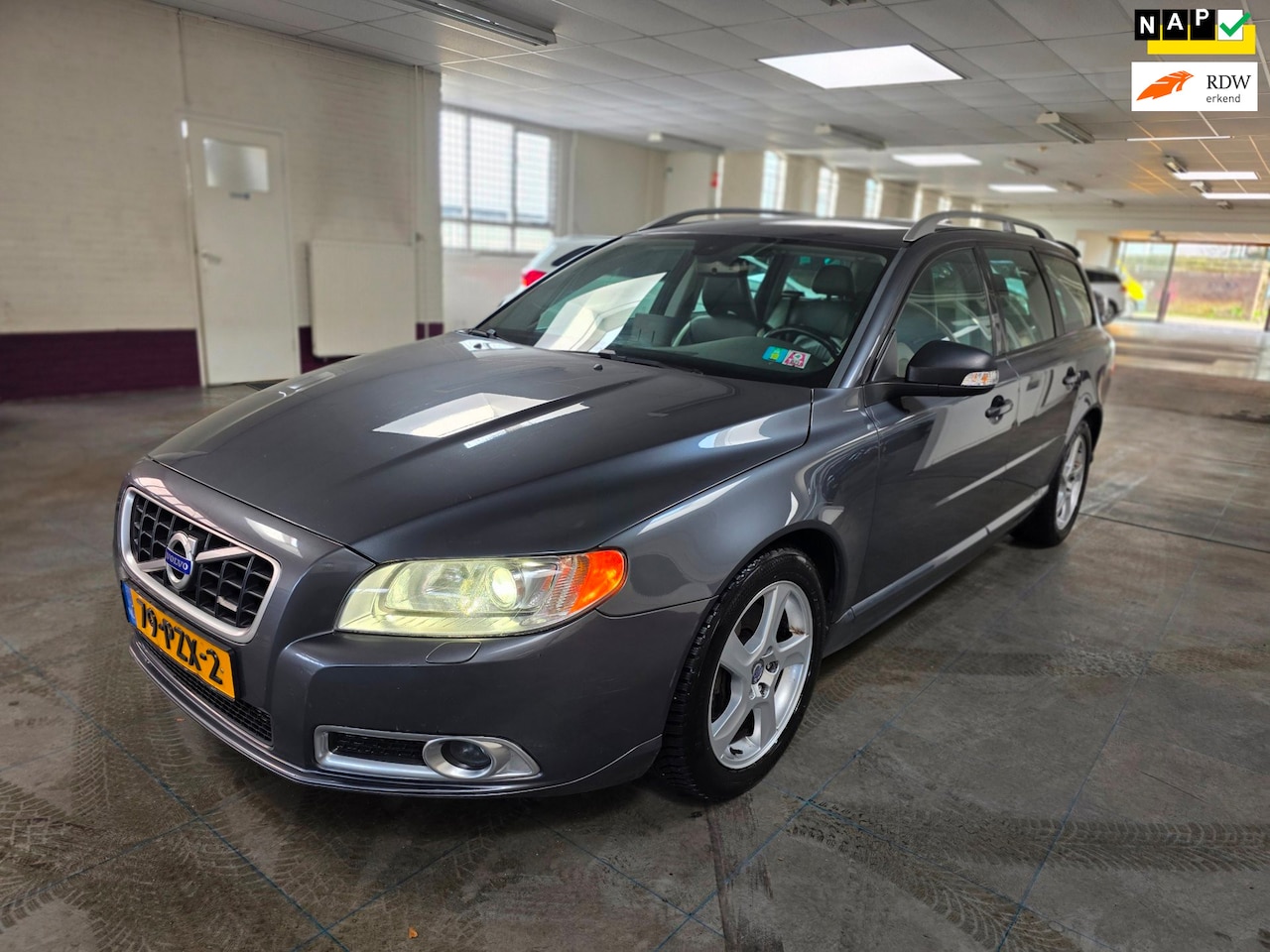 Volvo V70 - 2.0T R-Edition 2.0T R-Edition - AutoWereld.nl