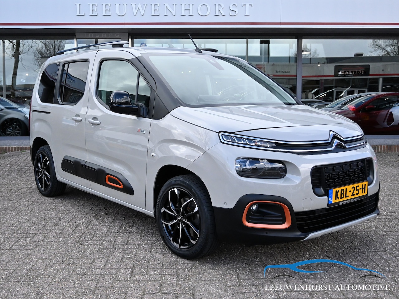 Citroën Berlingo - 1.2 XTR Shine, AUTOMAAT, uitgebreide opties, nieuwstaat, dealer onderhouden, - AutoWereld.nl