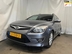Hyundai i30 CW - 1.4i i-Motion SCHADEAUTO