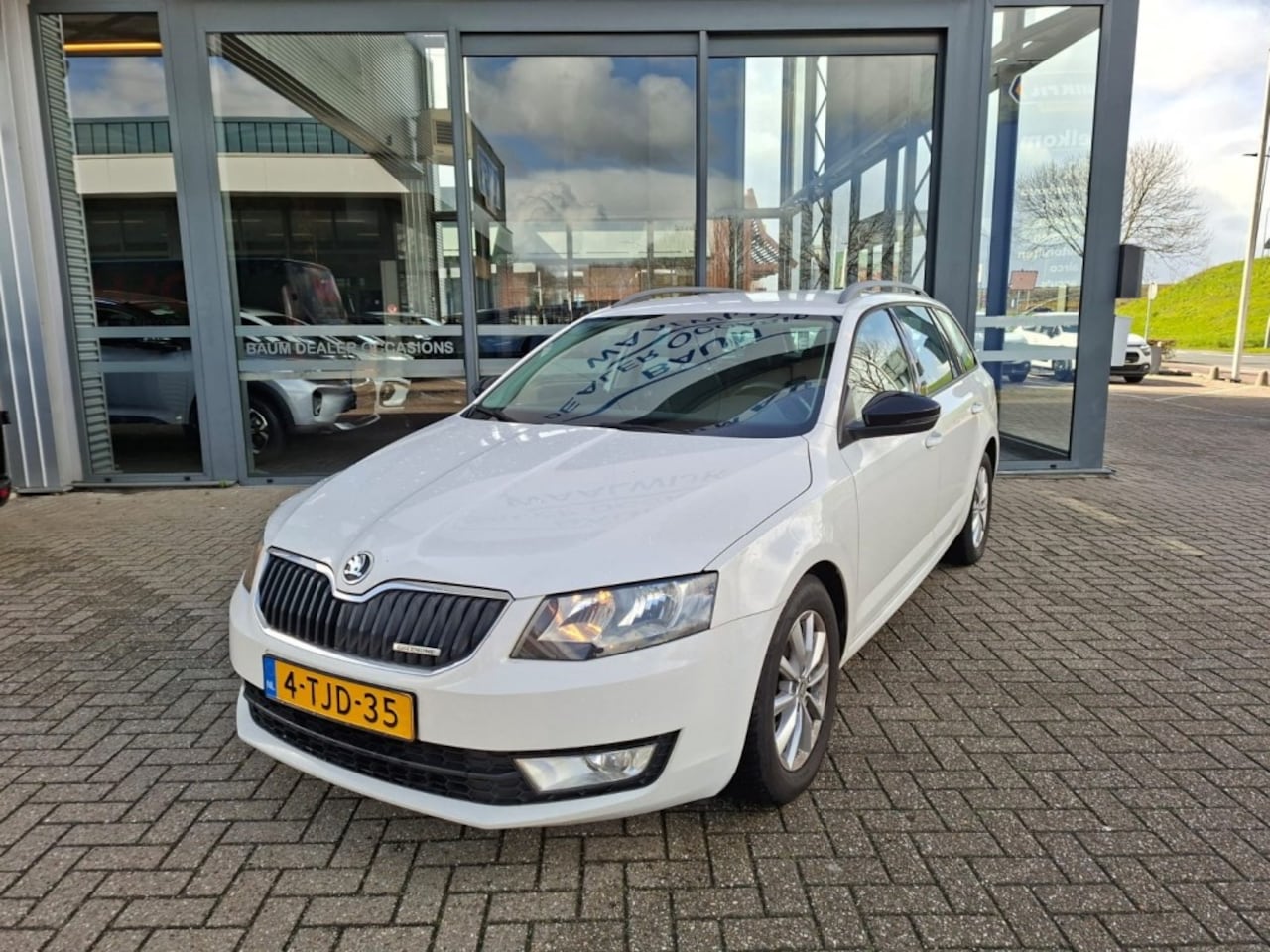 Skoda Octavia - 1.6 TDI GREENLINE BNS NAVI CLIMA LMV PDC TREKHAAK - AutoWereld.nl
