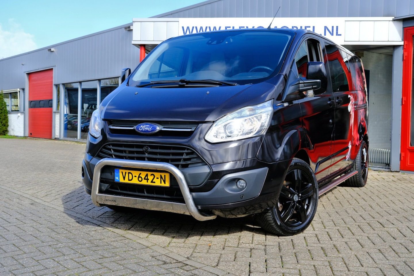 Ford Transit Custom - 290 2.2 TDCI L2H1 Limited 5-pers DC Navi|Leder|Airco|LMV - AutoWereld.nl