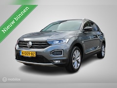 Volkswagen T-Roc - 1.0 TSI Style Business, Trekhaak, Full Led, Achteruitrij camera, Android auto/Apple carpla