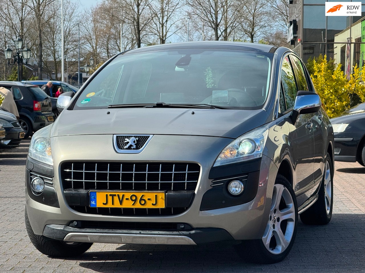 Peugeot 3008 - 2.0 HDiF | Xenon | Parkeersensoren | Panoramadak | Climate control | Headup display | Blue - AutoWereld.nl
