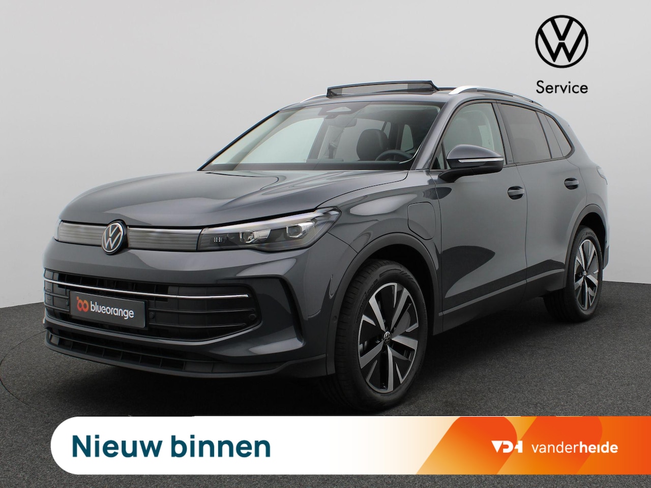 Volkswagen Tiguan - 1.5 eHybrid Life Edition 204PK DSG Pano-Schuifdak, Trekhaak, 19" LM Velgen, Navi via apple - AutoWereld.nl