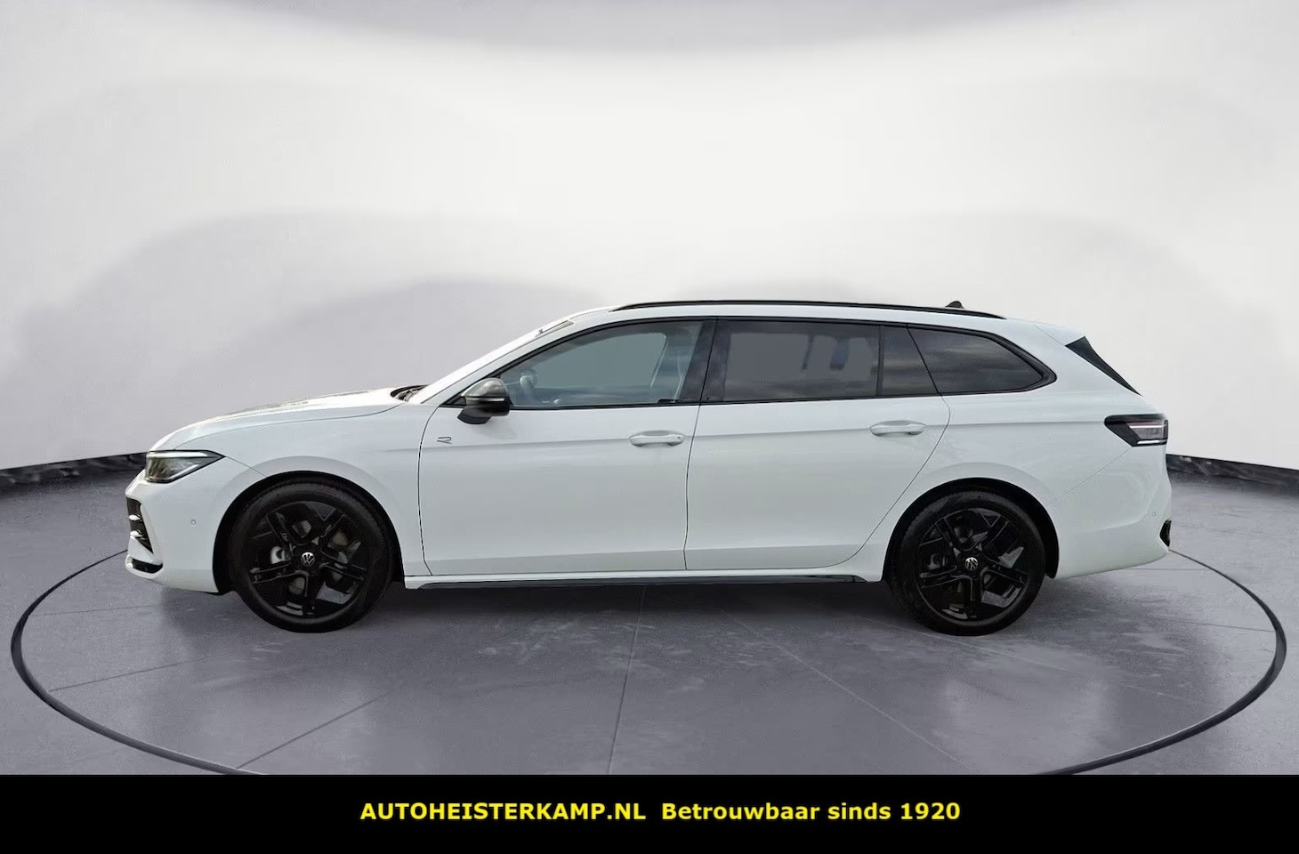 Volkswagen Passat Variant - 2.0 TDI R-Line 150 PK Automaat ACC Trekhaak LED Massage 360 Camera Stuurverwarming Stoelve - AutoWereld.nl