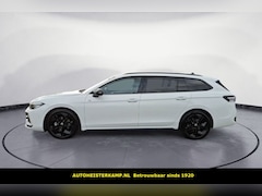 Volkswagen Passat Variant - 2.0 TDI R-Line 150 PK Automaat ACC Trekhaak LED Massage 360 Camera Stuurverwarming Stoelve
