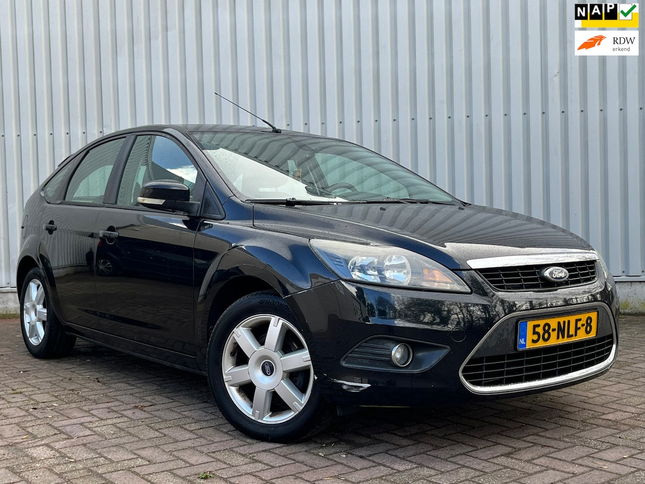 Ford Focus - 1.8 Limited Cruise Airco Trekhaak - AutoWereld.nl